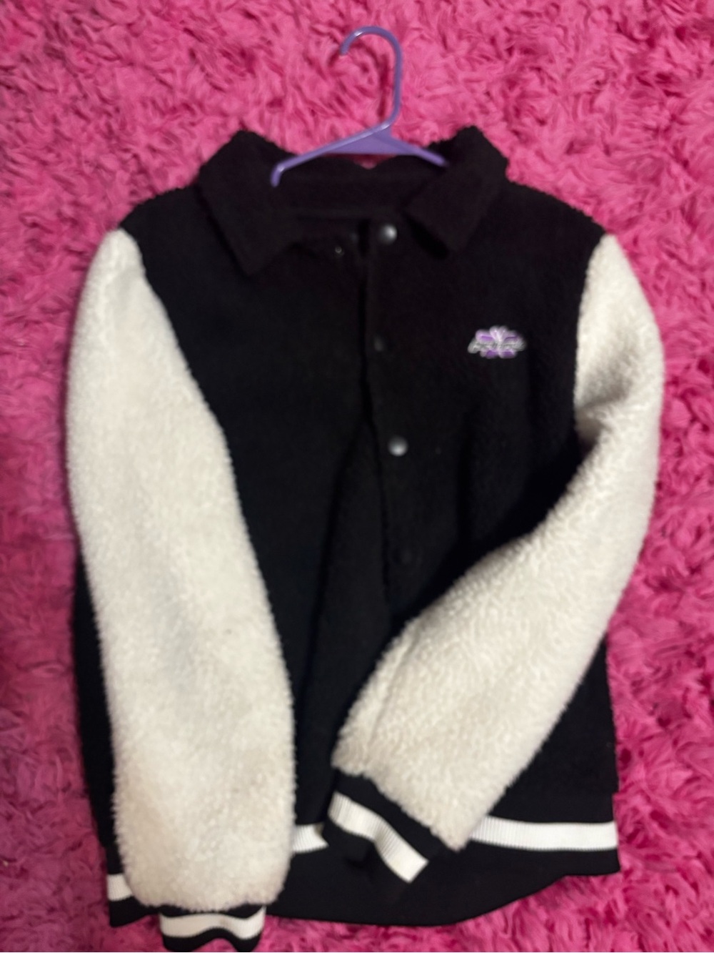 Zumiez Black Jacket with Cream Sherpa Sleeves